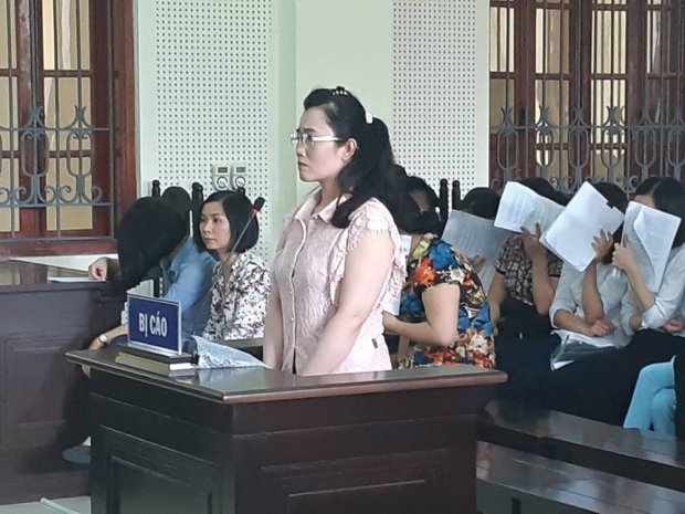 Chiếm đoạt hơn 50 tỷ đồng, vì sao hotgirl ngân hàng chưa bị tuyên án?