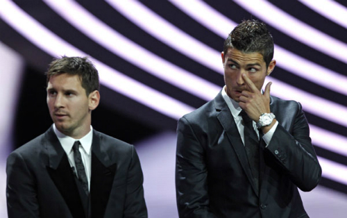 Giggs: Ronaldo tới Juventus vì ám ảnh phải giỏi hơn Messi