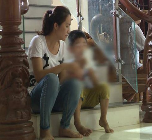 Vụ trao nhầm con ở Hà Nội: Rớt nước mắt vì lời con trẻ