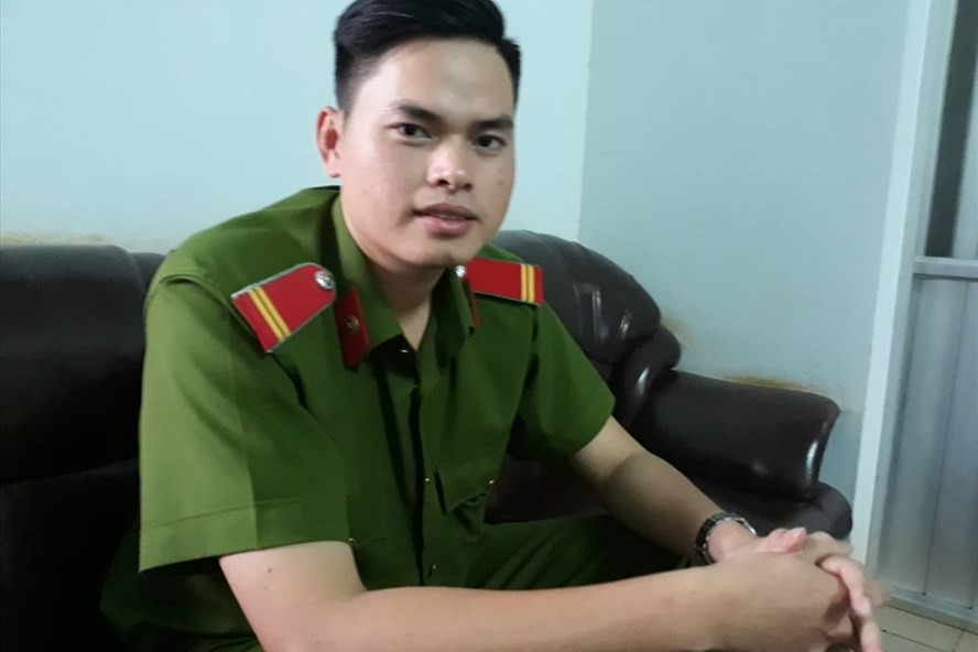 Bỏ công đèn sách, chiến sĩ công an nghĩa vụ xuất sắc đạt 10 điểm môn Lịch sử Bỏ công đèn sách, chiến sĩ công an nghĩa vụ xuất sắc đạt 10 điểm môn Lịch sử