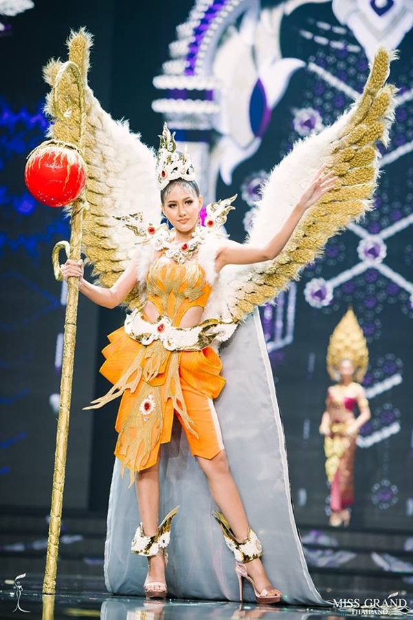 Hoa hậu Hòa Bình Thái Lan trình diễn trang phục dân tộc siêu độc đáo Hoa hậu Hòa Bình Thái Lan trình diễn trang phục dân tộc siêu độc đáo