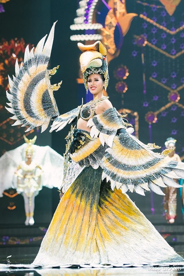 Hoa hậu Hòa Bình Thái Lan trình diễn trang phục dân tộc siêu độc đáo Hoa hậu Hòa Bình Thái Lan trình diễn trang phục dân tộc siêu độc đáo
