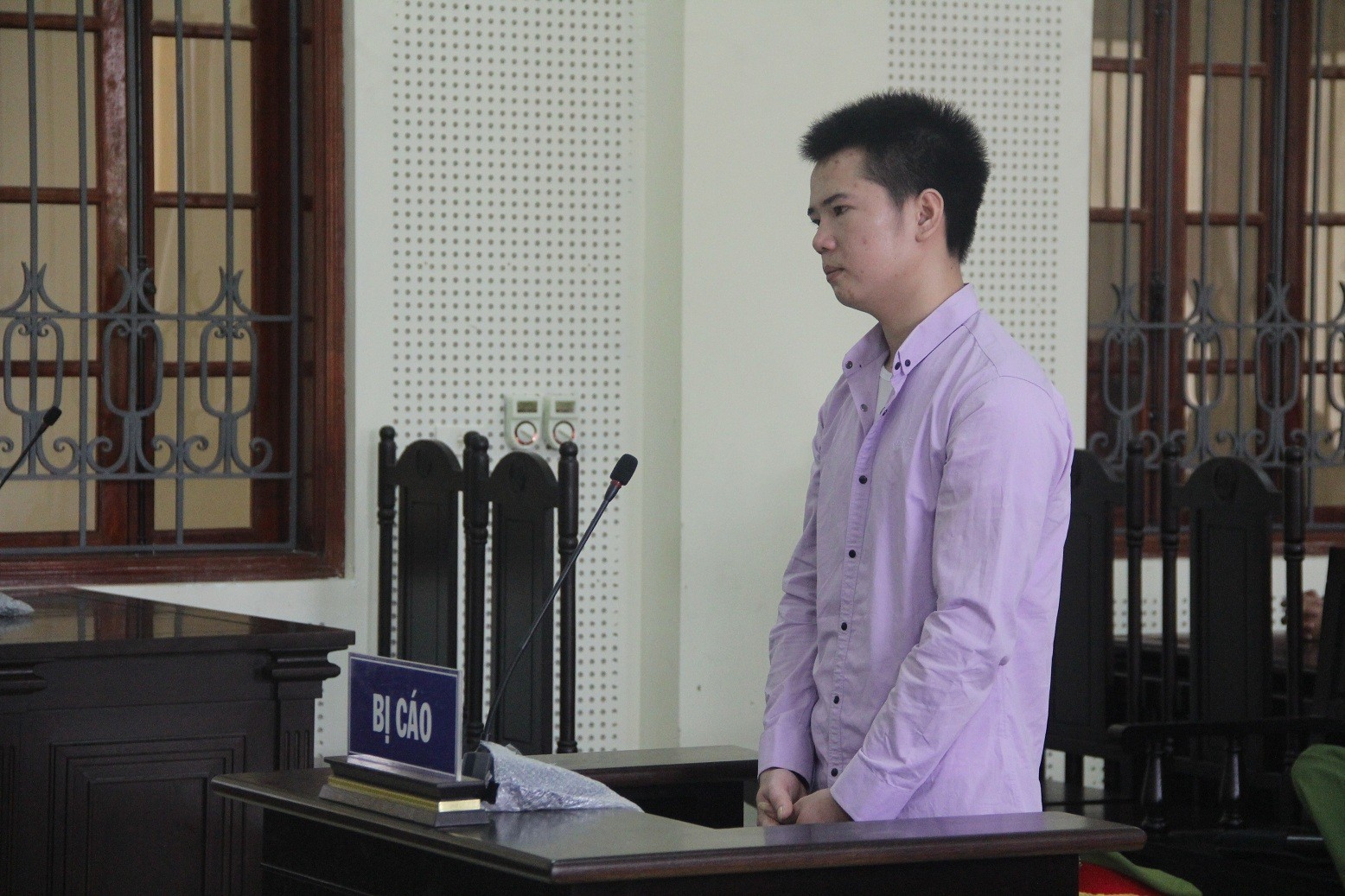 Được mẹ nạn nhân tha thứ, bị cáo giết người òa khóc như đứa trẻ trước giờ nghị án