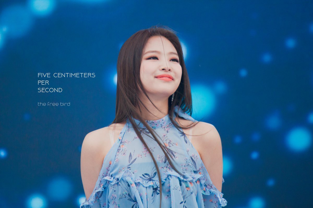 Khác hẳn các mỹ nhân Vline, Jennie (Black Pink) mặt tròn như bánh bao nhưng vẫn đẹp xuất sắc nhờ bí quyết này Khác hẳn các mỹ nhân Vline, Jennie (Black Pink) mặt tròn như bánh bao nhưng vẫn đẹp xuất sắc nhờ bí quyết này