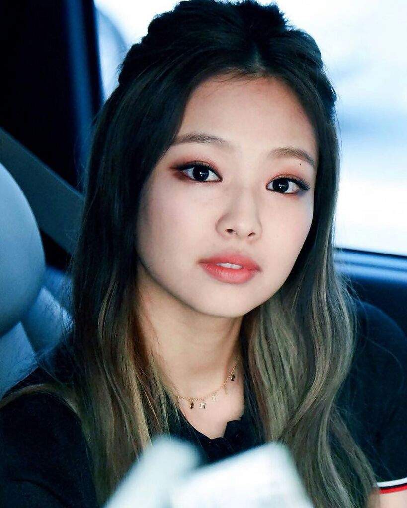 Khác hẳn các mỹ nhân Vline, Jennie (Black Pink) mặt tròn như bánh bao nhưng vẫn đẹp xuất sắc nhờ bí quyết này