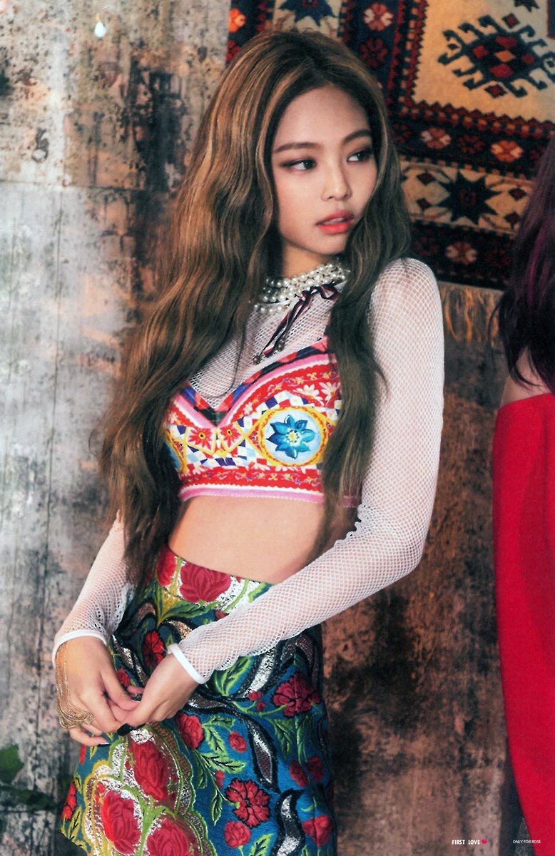 Khác hẳn các mỹ nhân Vline, Jennie (Black Pink) mặt tròn như bánh bao nhưng vẫn đẹp xuất sắc nhờ bí quyết này