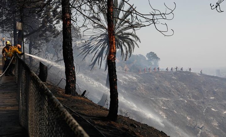 Ảnh: Cháy rừng khủng khiếp nhấn chìm California trong biển lửa