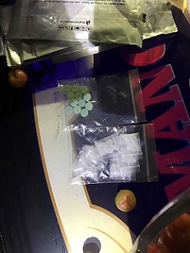 Gần trăm dân chơi bị phát hiện bay lắc trong bar lúc rạng sáng