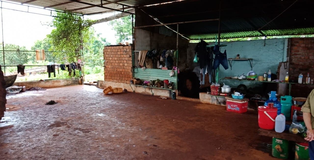 Người làm thuê chết trong tư thế treo cổ tại nhà chủ