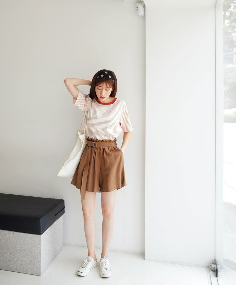 Tạm cất những chiếc shorts ngắn để kết thân với quần shorts dài vì diện lên thoải mái và nữ tính vô cùng Tạm cất những chiếc shorts ngắn để kết thân với quần shorts dài vì diện lên thoải mái và nữ tính vô cùng