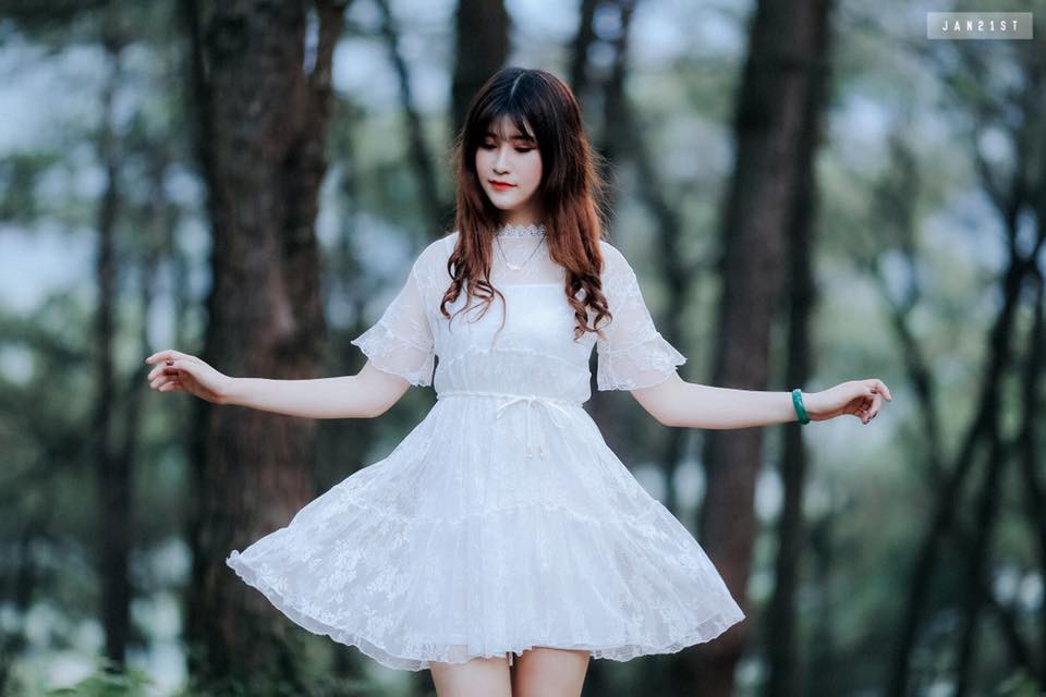 Cô gái trong mơ của các chàng trai đây rồi: Xinh xắn, đáng yêu lại còn thủ khoa 10 điểm môn Lịch sử