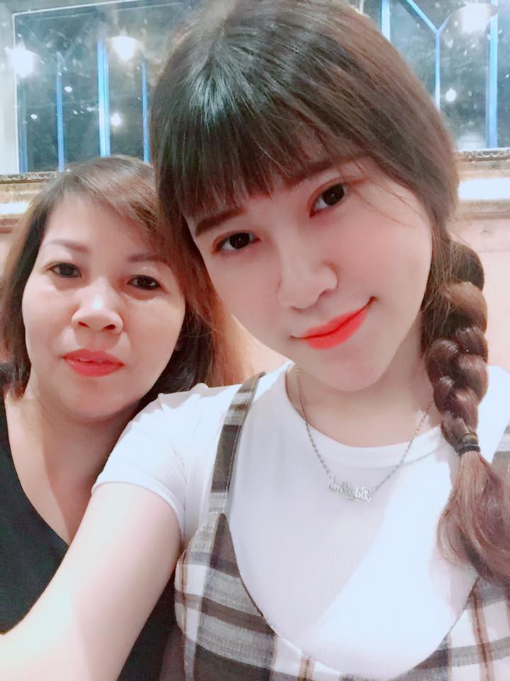 Cô gái trong mơ của các chàng trai đây rồi: Xinh xắn, đáng yêu lại còn thủ khoa 10 điểm môn Lịch sử