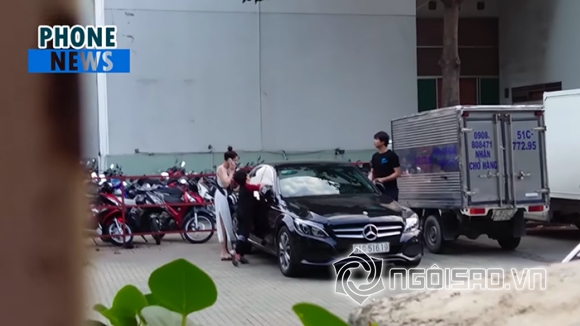 Vừa tuyên bố ly hôn, Tim và Trương Quỳnh Anh vẫn tình tứ dẫn con trai đi chơi Vừa tuyên bố ly hôn, Tim và Trương Quỳnh Anh vẫn tình tứ dẫn con trai đi chơi