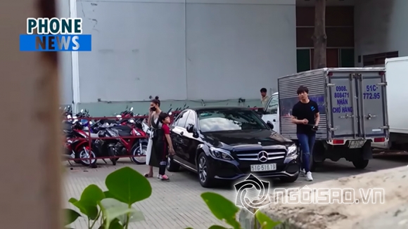 Vừa tuyên bố ly hôn, Tim và Trương Quỳnh Anh vẫn tình tứ dẫn con trai đi chơi Vừa tuyên bố ly hôn, Tim và Trương Quỳnh Anh vẫn tình tứ dẫn con trai đi chơi