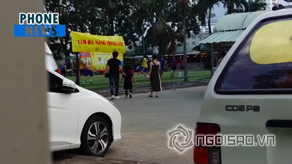 Vừa tuyên bố ly hôn, Tim và Trương Quỳnh Anh vẫn tình tứ dẫn con trai đi chơi Vừa tuyên bố ly hôn, Tim và Trương Quỳnh Anh vẫn tình tứ dẫn con trai đi chơi