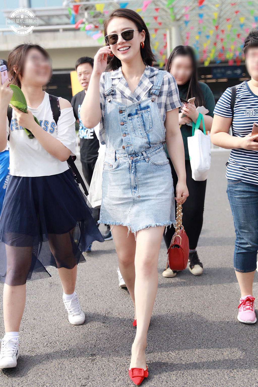 Cách phối đồ cá tính với sơ mi kẻ ô