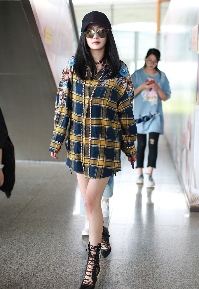 Cách phối đồ cá tính với sơ mi kẻ ô