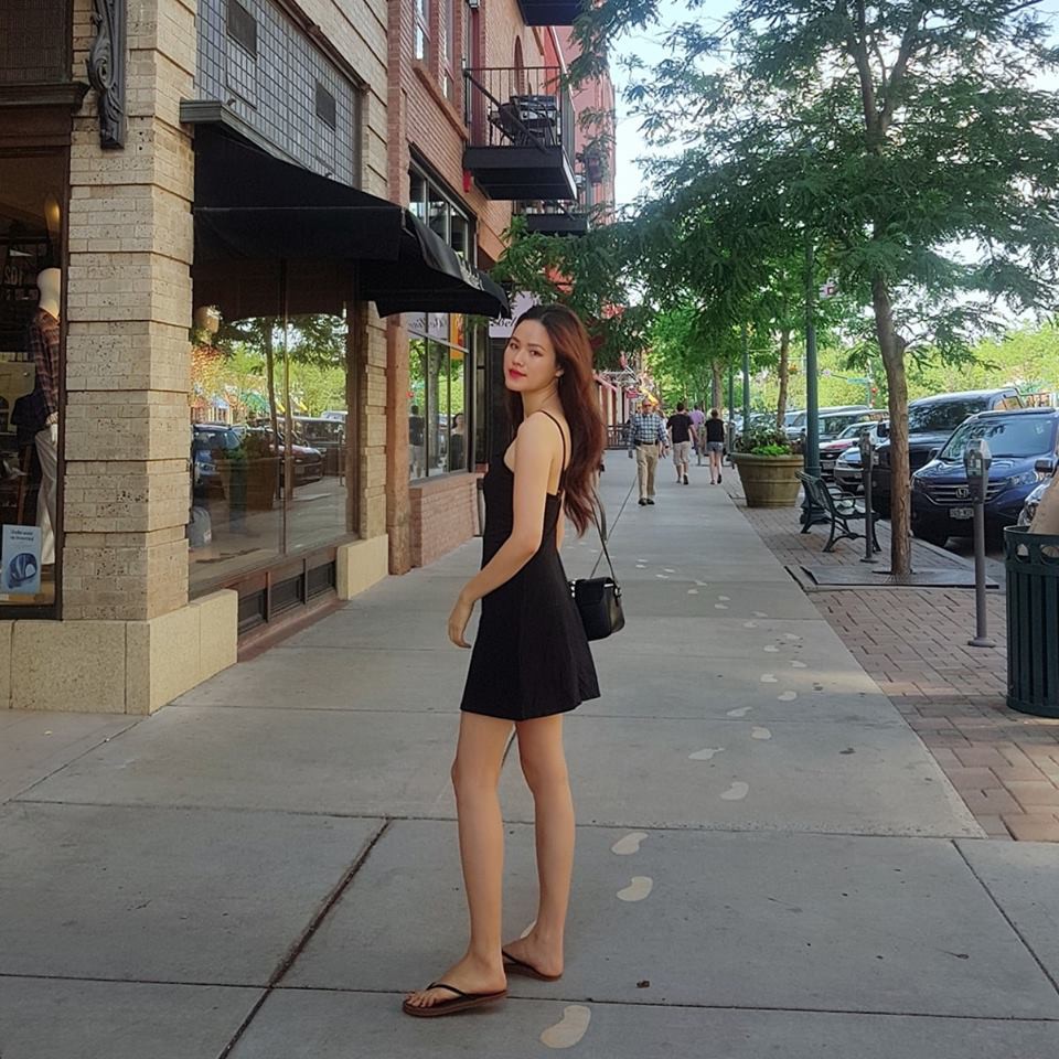 Hà Tăng, Elly Trần đánh chiếm street style tuần này với màn khoe chân dài, eo thon cực đỉnh