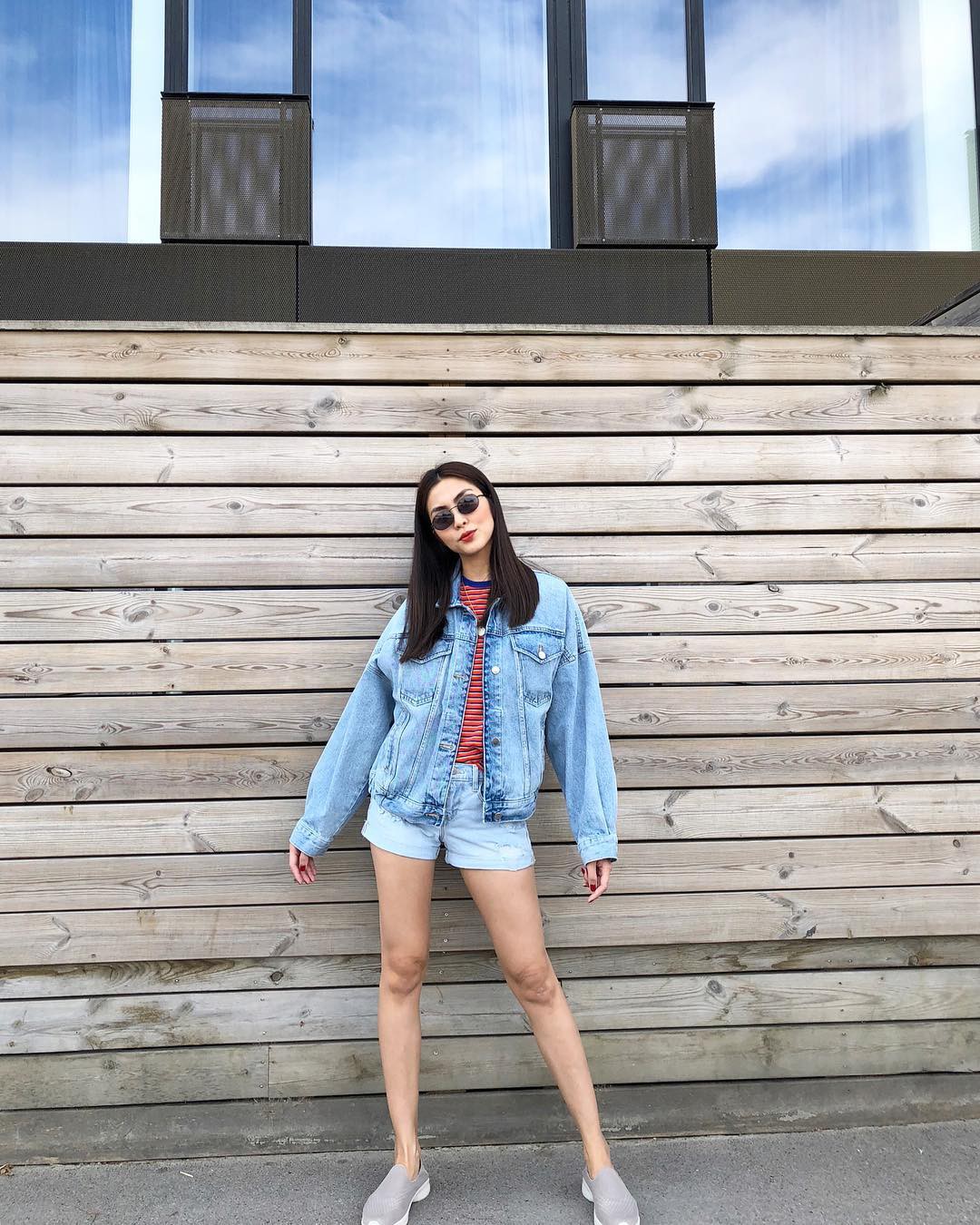 Hà Tăng, Elly Trần đánh chiếm street style tuần này với màn khoe chân dài, eo thon cực đỉnh