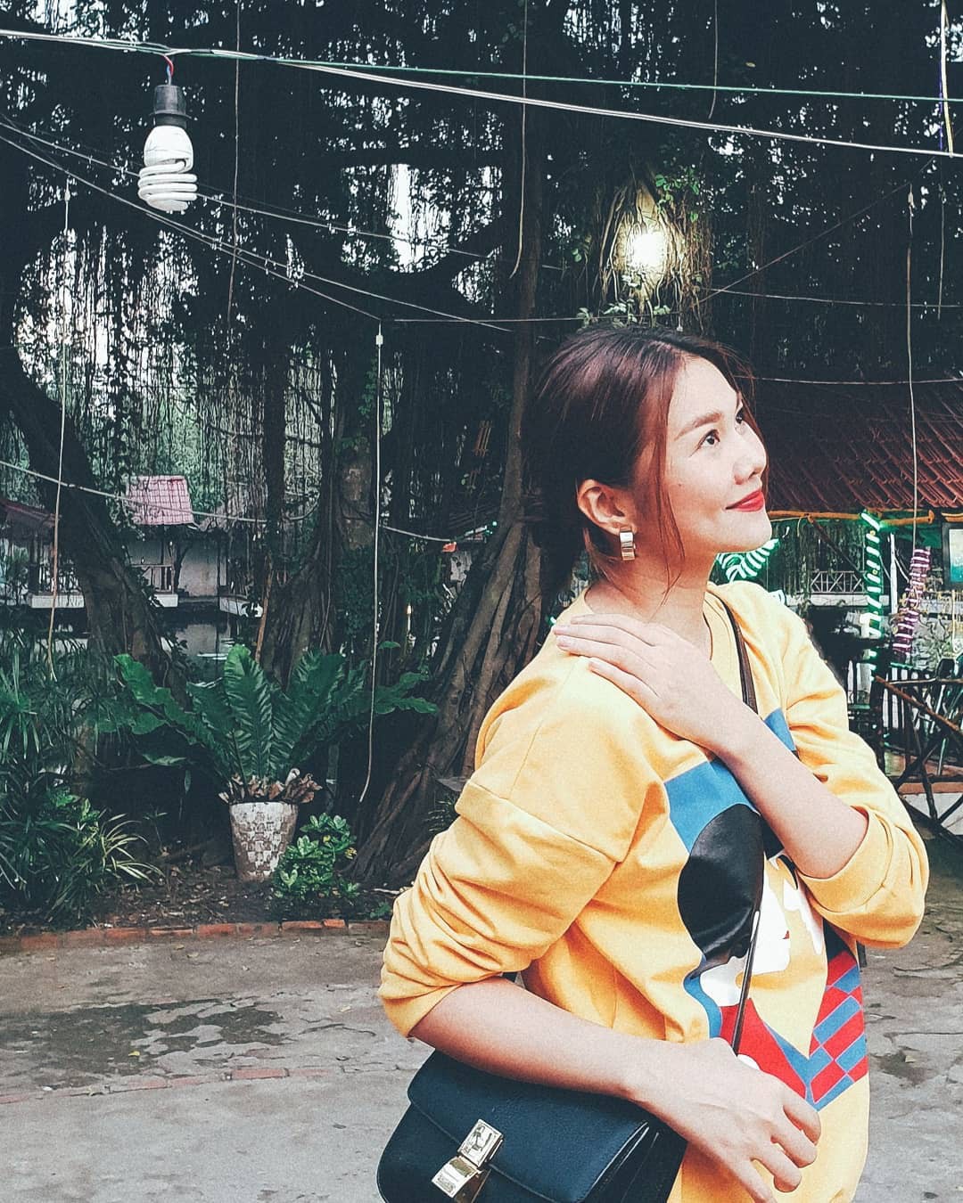 Hà Tăng, Elly Trần đánh chiếm street style tuần này với màn khoe chân dài, eo thon cực đỉnh