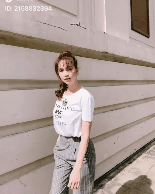 Hà Tăng, Elly Trần đánh chiếm street style tuần này với màn khoe chân dài, eo thon cực đỉnh