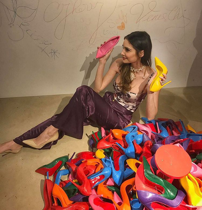 Sau 10 năm làm vợ của tỷ phú xấu xí, giàu khét tiếng Hong Kong, nàng siêu mẫu vẫn sống như bà hoàng trong nhung lụa