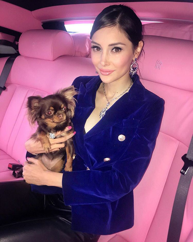 Sau 10 năm làm vợ của tỷ phú xấu xí, giàu khét tiếng Hong Kong, nàng siêu mẫu vẫn sống như bà hoàng trong nhung lụa