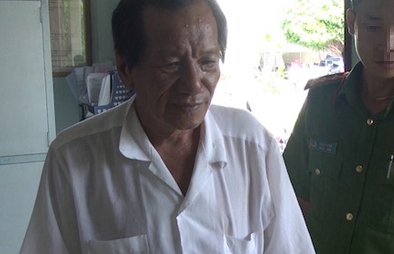 Bến Tre: Có 3 đời vợ và 8 đứa con, gã đàn ông 60 tuổi vẫn nhiều lần xâm hại bé gái 12 tuổi