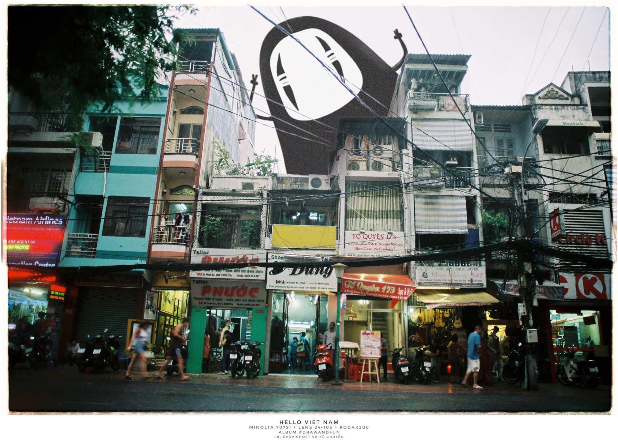 Thánh kể chuyện siêu cute: Iron man đạp xe đi mua áo mưa, Vô Diện say hello Bùi Viện