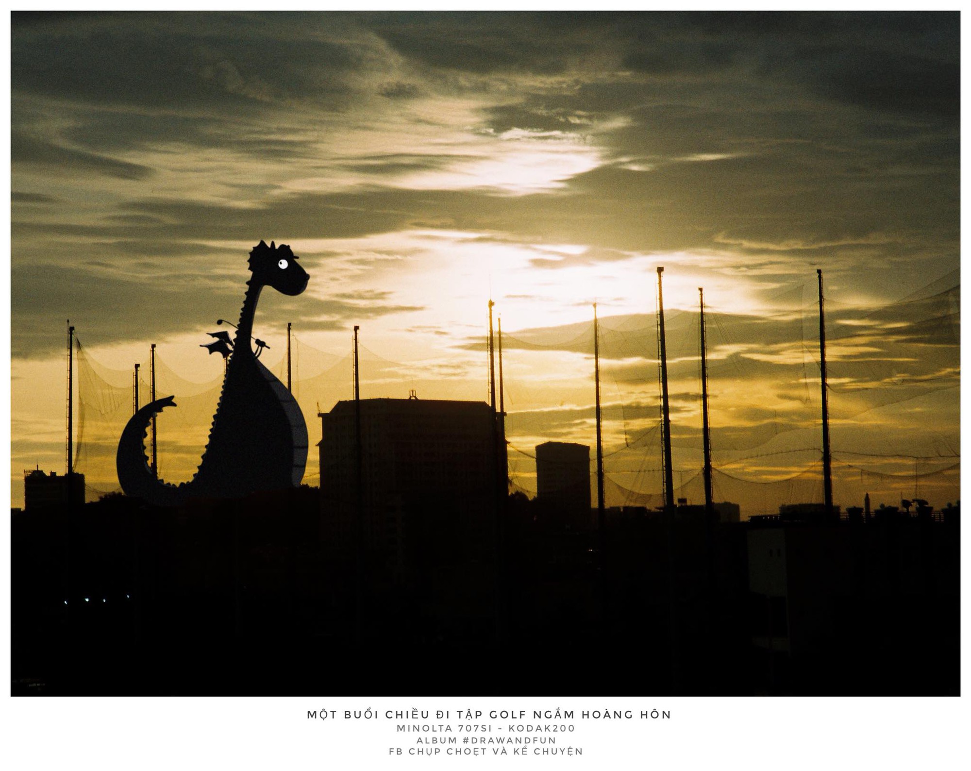 Thánh kể chuyện siêu cute: Iron man đạp xe đi mua áo mưa, Vô Diện say hello Bùi Viện