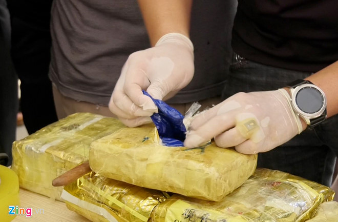 Cảnh sát mai phục bắt nhóm vận chuyển 25 kg ma túy