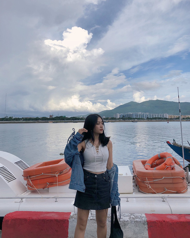 Muốn sành điệu như các hot girl Việt nổi tiếng mặc đẹp, đây là 5 công thức bạn nên diện ngay Muốn sành điệu như các hot girl Việt nổi tiếng mặc đẹp, đây là 5 công thức bạn nên diện ngay