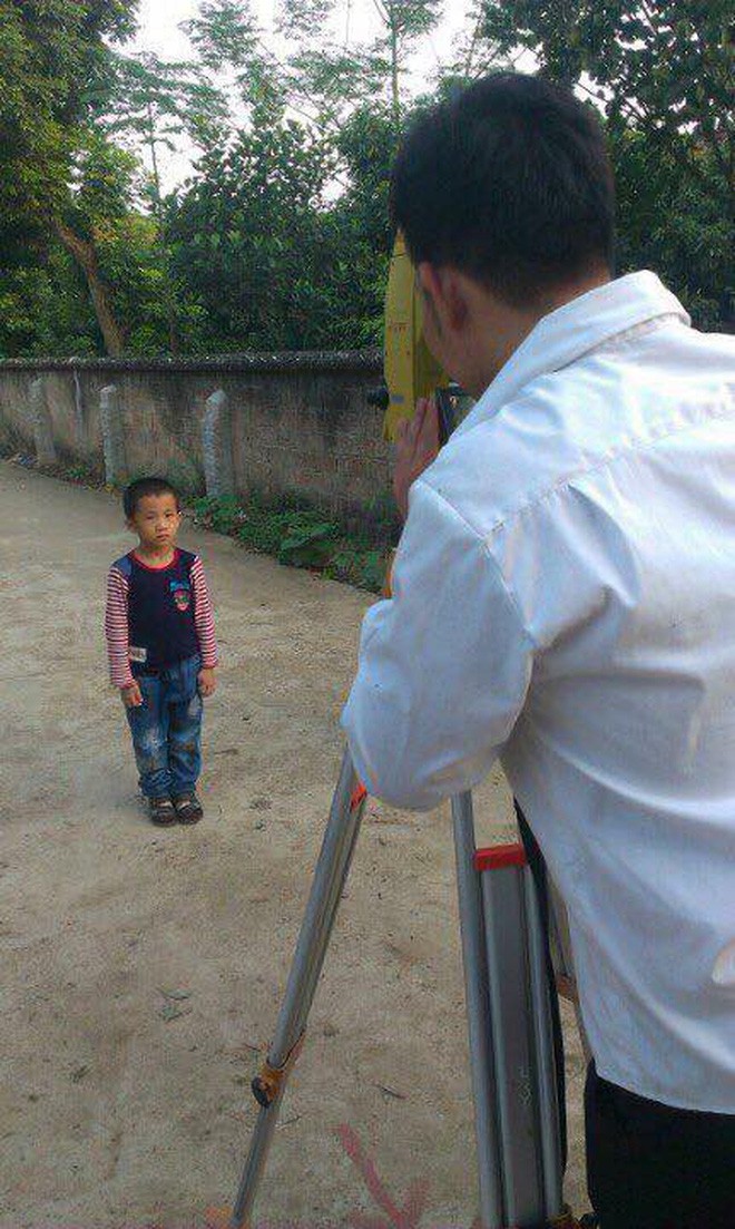 Khi bạn làm nghề trắc địa nhưng người khác cứ tưởng bạn là photographer và đến xin 1 kiểu ảnh
