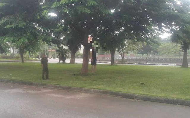 Để lại đôi dép, nam thanh niên treo cổ trên cây ở Hải Dương