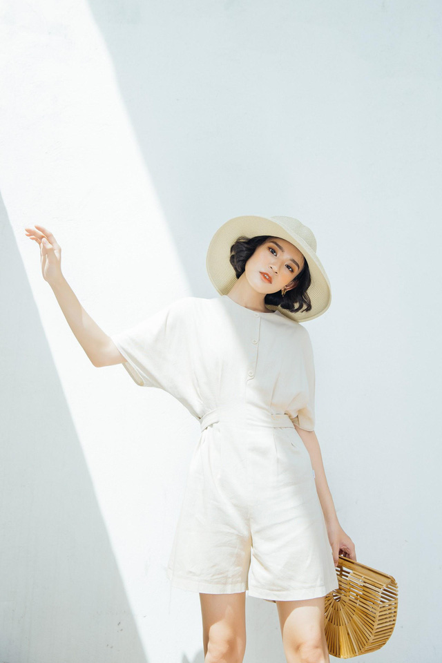 Bay bổng cùng vải đũi - xu hướng thời trang hè 2018