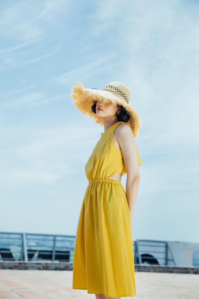 Bay bổng cùng vải đũi - xu hướng thời trang hè 2018