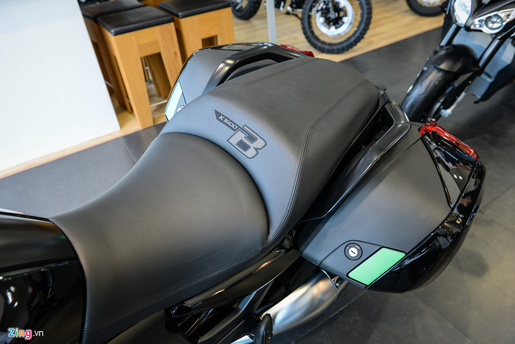 Chi tiết siêu môtô BMW K1600B chính hãng tại Việt Nam