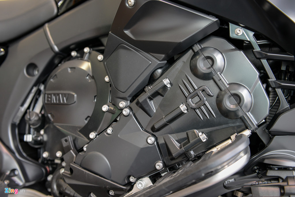 Chi tiết siêu môtô BMW K1600B chính hãng tại Việt Nam