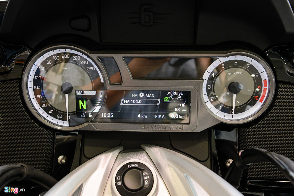 Chi tiết siêu môtô BMW K1600B chính hãng tại Việt Nam