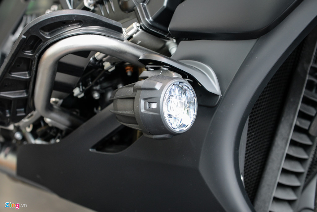 Chi tiết siêu môtô BMW K1600B chính hãng tại Việt Nam