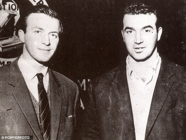 Băng đảng gia đình ở Anh sa lưới đúng ngày chung kết World Cup