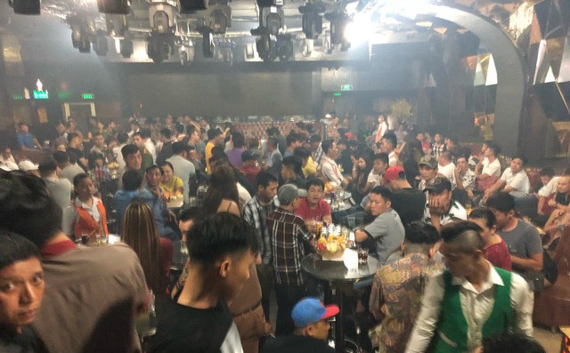 121 dân chơi dương tính ma tuý chạy tán loạn ở khách sạn Sài Gòn