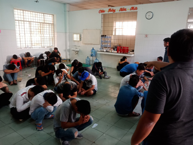 121 dân chơi dương tính ma tuý chạy tán loạn ở khách sạn Sài Gòn