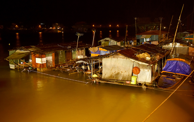 Diễn tập xả lũ khẩn cấp hồ Hoà Bình trong đêm