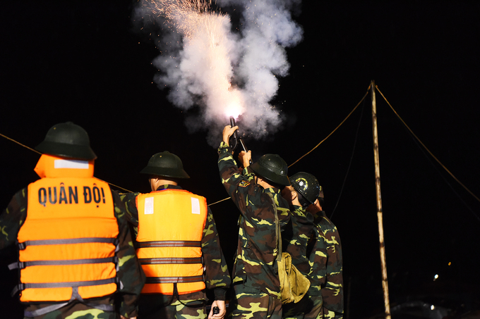 Diễn tập xả lũ khẩn cấp hồ Hoà Bình trong đêm