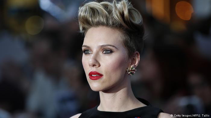 Scarlett Johansson bỏ vai chuyển giới sau khi bị cộng đồng LGBT phản ứng dữ dội