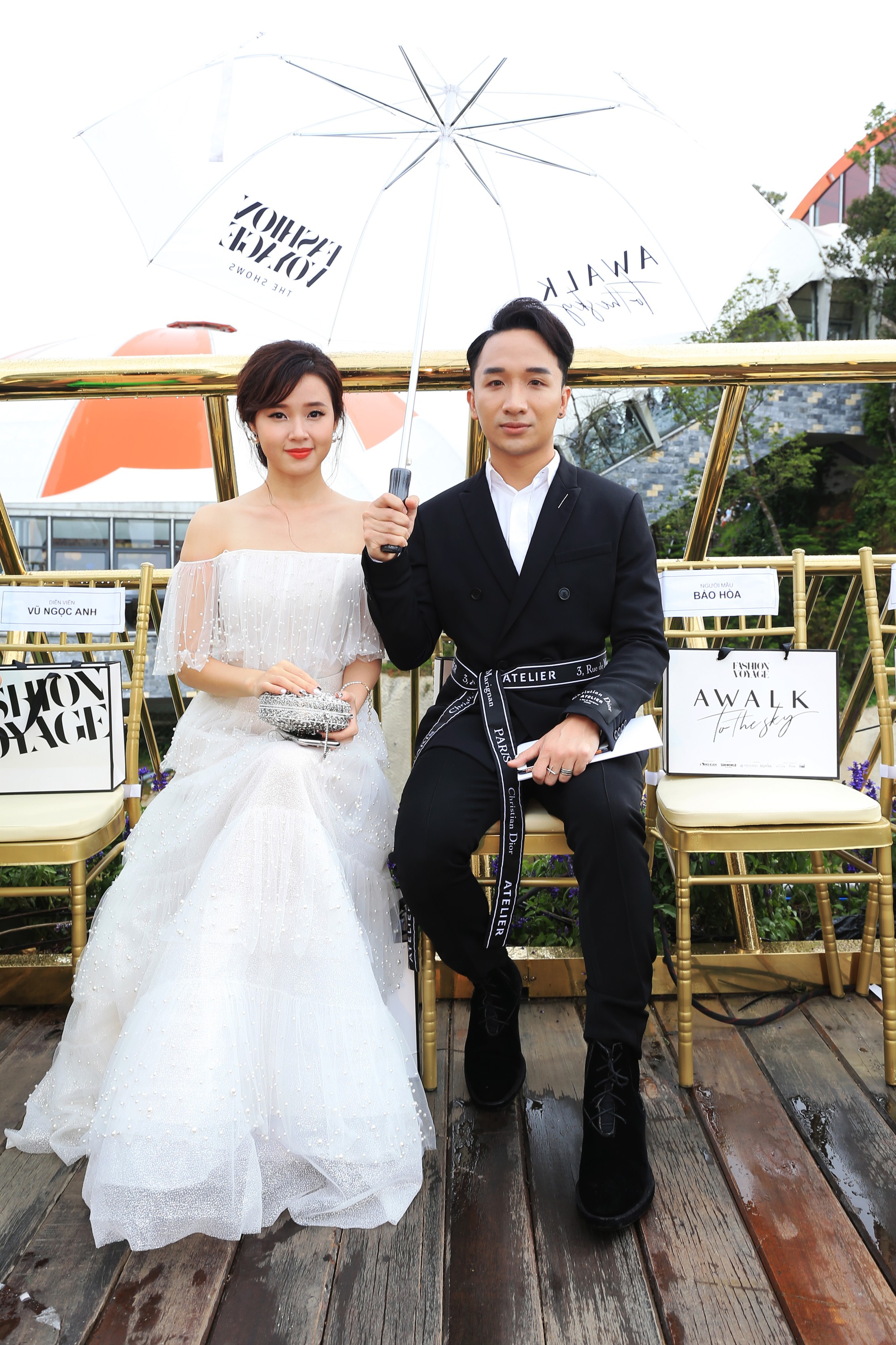 HHen Niê diện váy xẻ cao khoe chân dài bất tận trong sự kiện thời trang