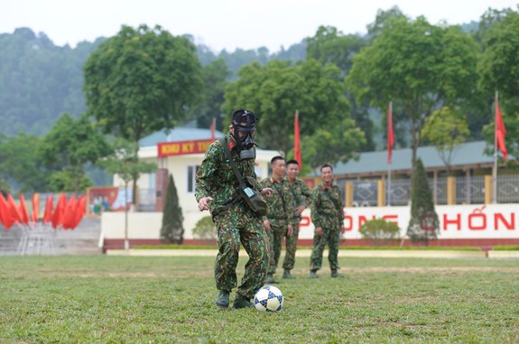 Sao Nhập Ngũ tập 2: Mr Cần Trô chật vật với thử thách nhưng vẫn không quên gây cười