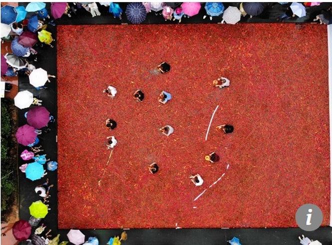 Xơi hết 50 trái ớt cay xè trong vòng 68 giây