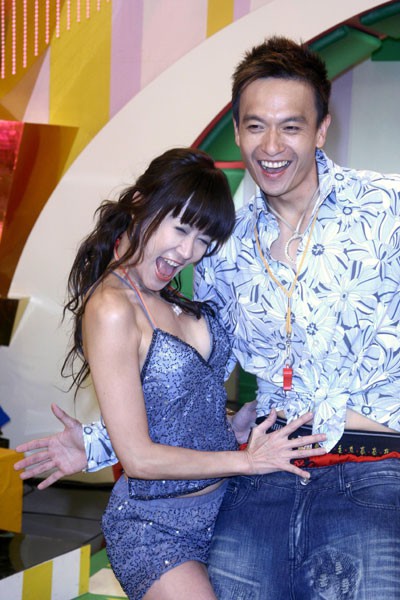 Sao U60 bỏ rơi trai trẻ kém 26 tuổi: Tôi chỉ muốn kiếm người chơi bời chứ không muốn lấy chồng